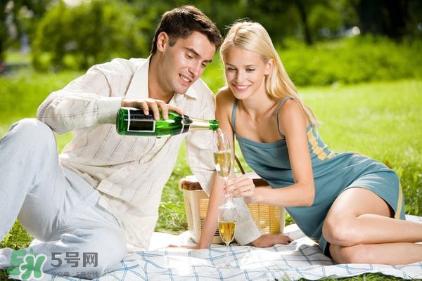 剖腹產(chǎn)后同房為什么會痛出血怎么辦？