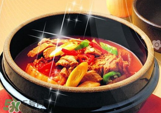 美國黃燜雞米飯為什么那么貴？美國黃燜雞米飯多少錢一份？