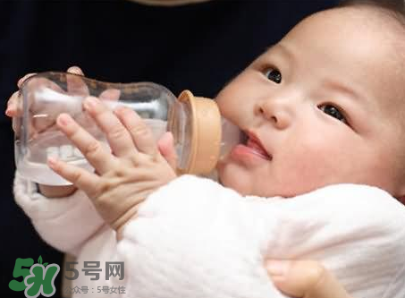 寶寶喝礦泉水好還是自來水好？寶寶喝哪種水好？