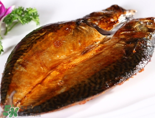 青魚和草魚哪個好吃？青魚和草魚的區(qū)別