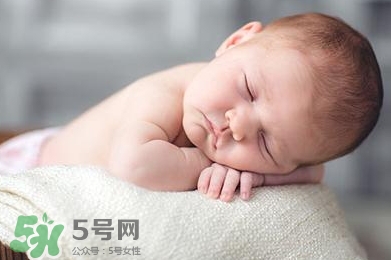 臍疝是什么？臍疝對寶寶有什么影響？