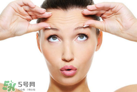 抬頭紋太重怎么辦？撫平抬頭紋只需這幾招