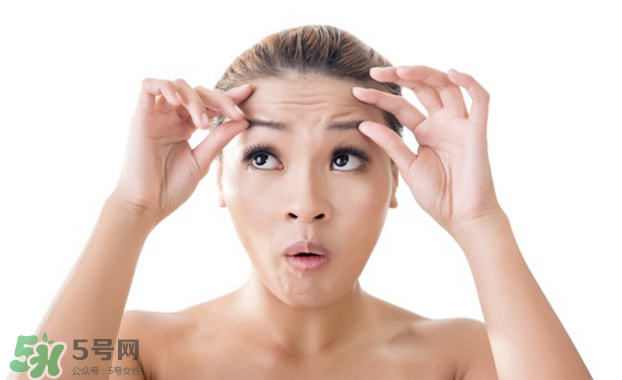 抬頭紋太重怎么辦？撫平抬頭紋只需這幾招