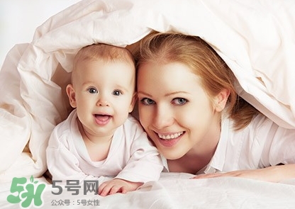 寶寶發(fā)燒出汗后可以洗澡嗎？寶寶發(fā)燒出汗好嗎？