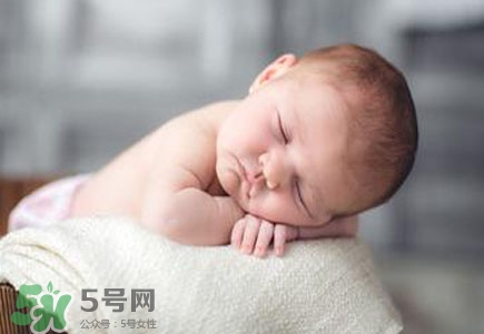 寶寶什么時(shí)候會(huì)笑？逗寶寶笑的小妙招