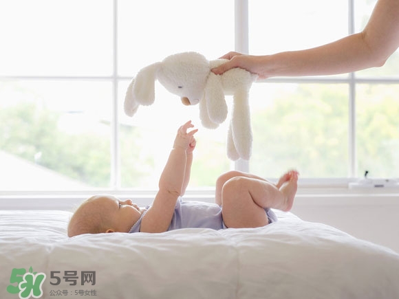 寶寶頭型是睡出來的嗎？寶寶頭型矯正最佳時間