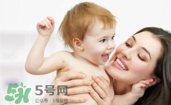 寶寶什么時(shí)候?qū)W會(huì)說(shuō)話？怎么教寶寶說(shuō)話？