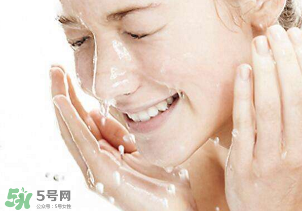 正確敷面膜的時間是多少？敷面膜小知識