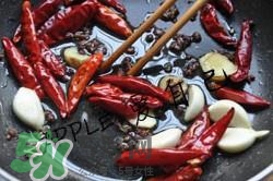 香辣蟹怎么做最好吃？香辣蟹怎么處理螃蟹？