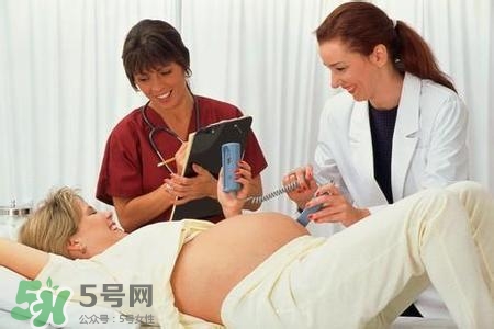 水中分娩時難產(chǎn)怎么辦？水中分娩和無痛分娩哪個好？