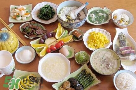 生孩子時吃什么易助產(chǎn)？生孩子時吃巧克力