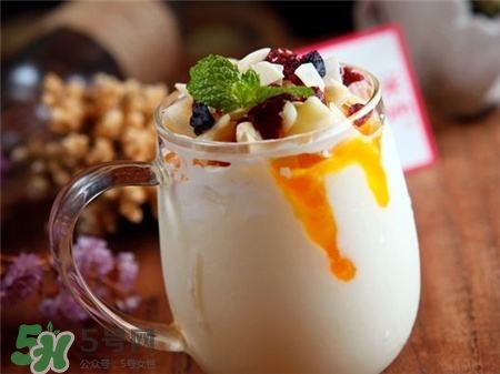 生孩子時吃什么易助產(chǎn)？生孩子時吃巧克力