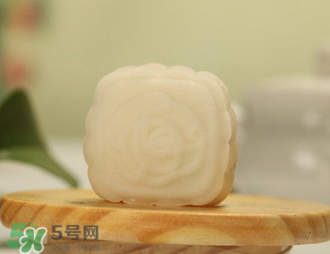 月餅皮可以加水嗎？月餅皮為什么不能放水？