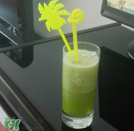 芹菜和什么榨汁好喝？芹菜榨汁需要煮熟嗎？