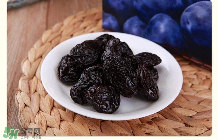 西梅核仁有毒嗎？西梅核咽下去了怎么辦？
