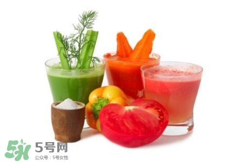 芹菜和什么榨汁好喝？芹菜榨汁需要煮熟嗎？
