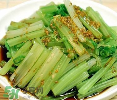芹菜和什么榨汁好喝？芹菜榨汁需要煮熟嗎？