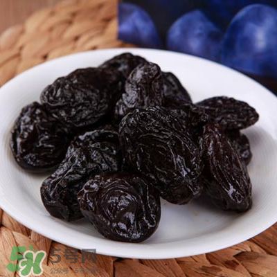 西梅干真的能解決便秘嗎？西梅干怎么吃治便秘？