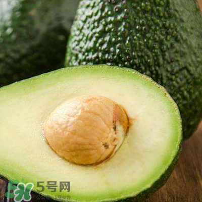 牛油果榨汁要去皮嗎？牛油果榨汁要加水嗎？