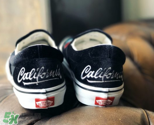 vans橫須賀紀(jì)念款slip-on板鞋多少錢(qián)_在哪買(mǎi)？