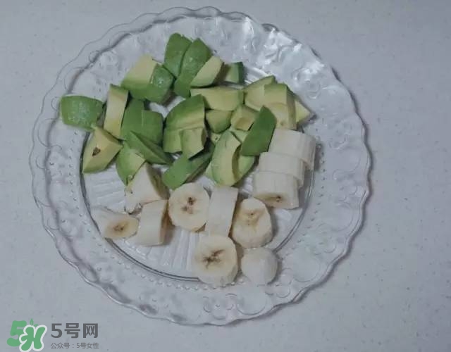 牛油果沙拉怎么做？牛油果沙拉用什么醬？