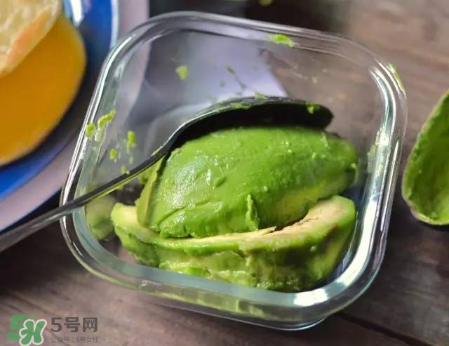 牛油果沙拉怎么做？牛油果沙拉用什么醬？