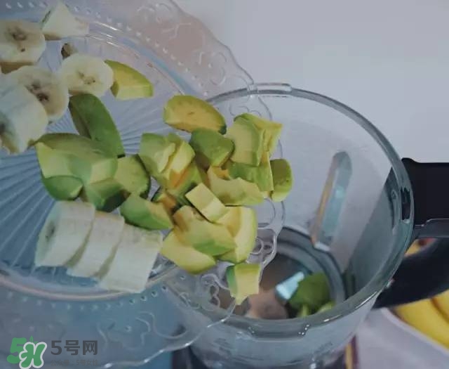 牛油果沙拉怎么做？牛油果沙拉用什么醬？
