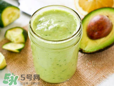牛油果果汁可以放多久？牛油果果汁隔夜了還能吃嗎？