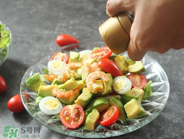 牛油果沙拉怎么做？牛油果沙拉用什么醬？