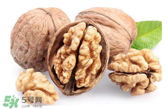 核桃什么時(shí)候吃最好？核桃一次吃多少為宜？