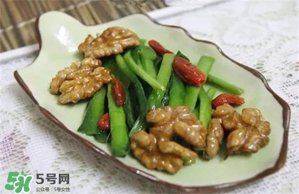 新鮮核桃怎么吃？新鮮核桃怎么給寶寶吃？
