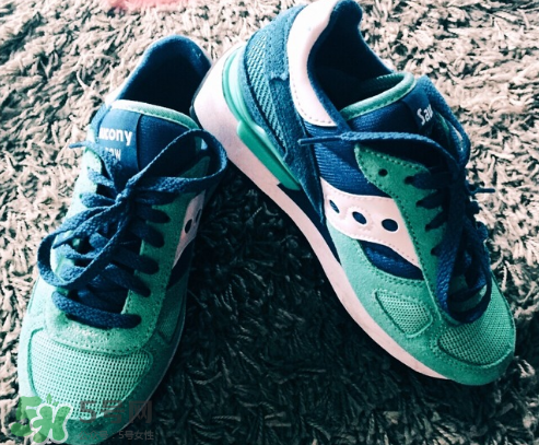 saucony一般多少錢(qián)？索康尼和亞瑟士哪個(gè)好？