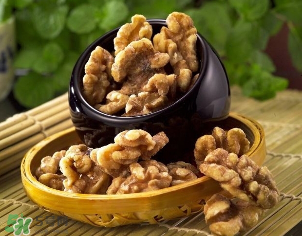 核桃磨成粉還有營養(yǎng)嗎？核桃粉和核桃哪個更好？
