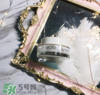 阿芙素顏霜要卸妝嗎？