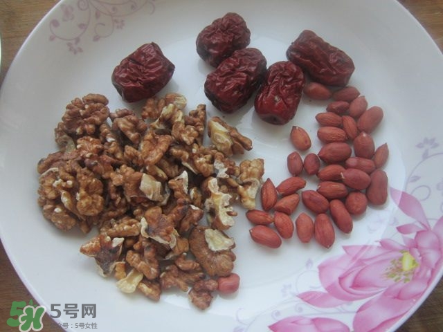 核桃可以和黃豆一起打豆?jié){嗎？核桃和什么一起打豆?jié){好？