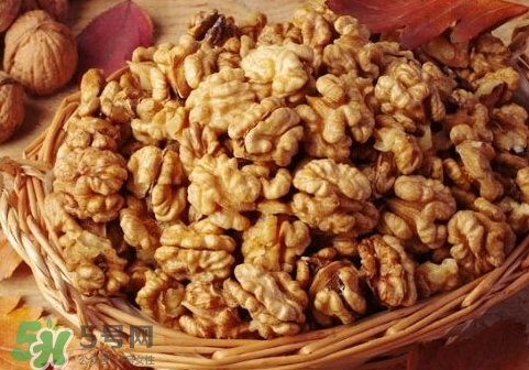 核桃磨成粉還有營養(yǎng)嗎？核桃粉和核桃哪個更好？