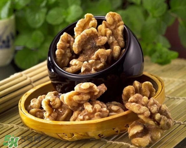 核桃什么時(shí)候吃最好？核桃一次吃多少為宜？