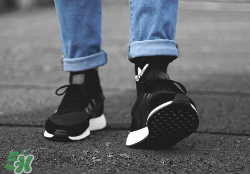 adidas iniki runner boost酷黑配色上腳效果怎么樣？