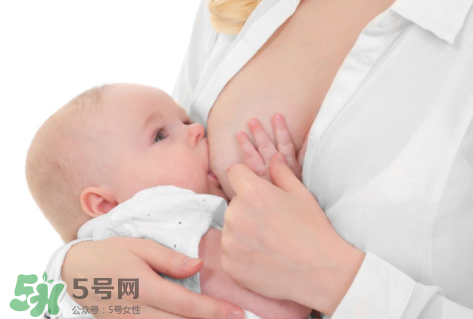 母乳寶寶一天大便幾次正常？母乳寶寶排便情況介紹