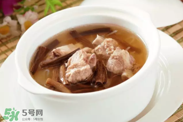 湯里的鈣鐵含量高不高？湯的蛋白質多嗎？