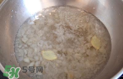 雪蛤能和銀耳一起燉嗎？雪蛤銀耳羹怎么做？