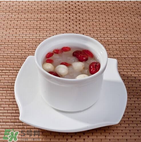 坐月子能吃雪蛤嗎？產(chǎn)婦吃雪蛤有什么好處？