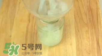 護(hù)發(fā)素能當(dāng)柔順劑嗎？護(hù)發(fā)素當(dāng)柔順劑好不好