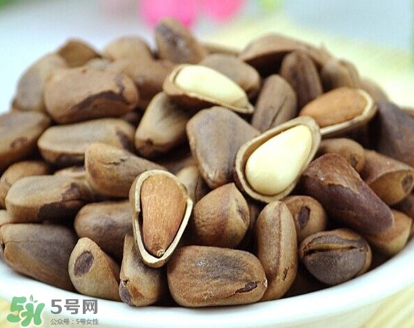 松籽什么季節(jié)采摘？吃松籽有什么好處？