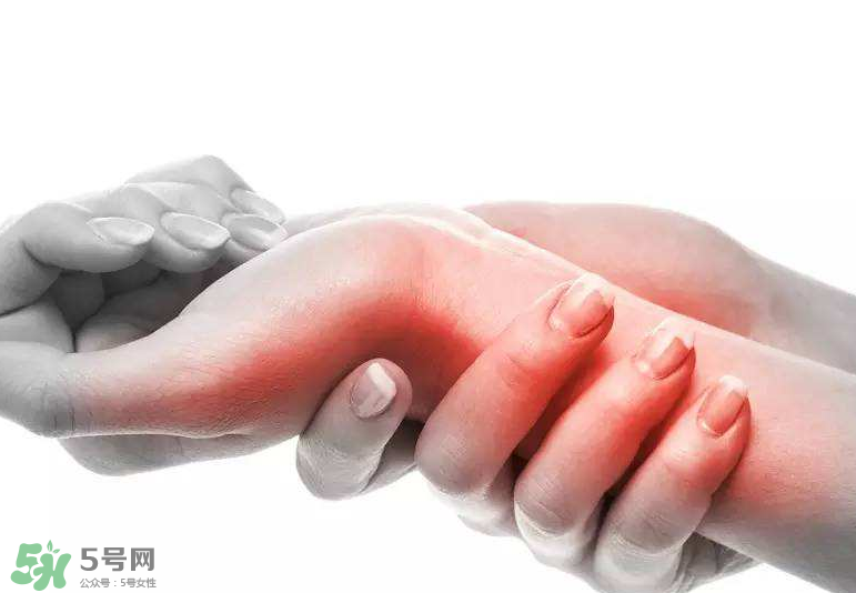風(fēng)濕是痛風(fēng)嗎？風(fēng)濕跟痛風(fēng)有什么區(qū)別？