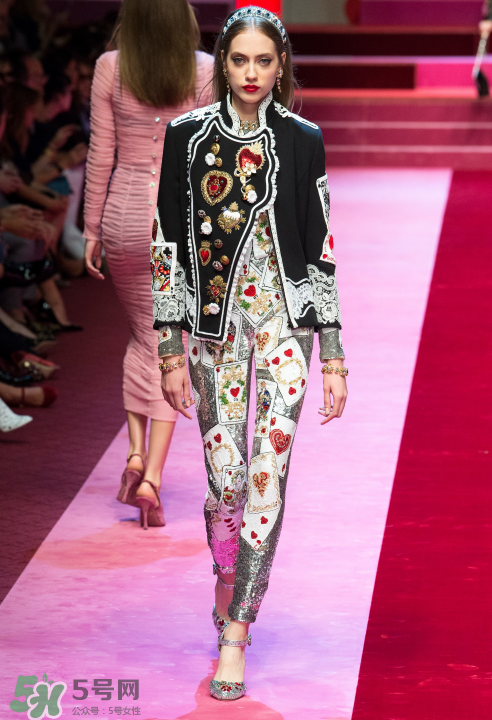 dolce gabbana2018春夏系列服裝怎么樣_好看嗎？