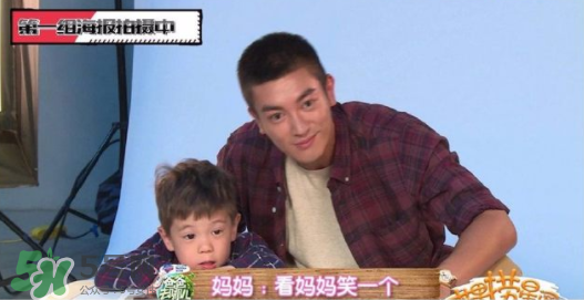 雙眼皮能搓出來嗎？霍思燕怎么幫嗯哼搓雙眼皮的？