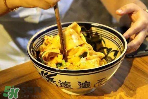 biangbiang面怎么寫？biangbiang面和油潑面的區(qū)別