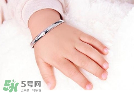 中秋節(jié)送什么禮給親戚？中秋節(jié)除了送月餅還能送什么？
