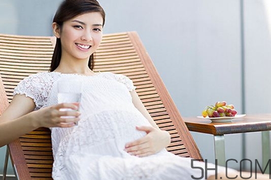 羊水指數(shù)正常范圍是多少？羊水過少的診斷標(biāo)準(zhǔn) 
